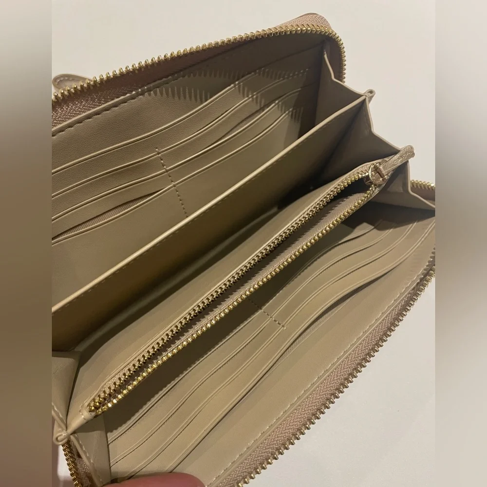 COACH Wallet - Picture 13 of 15